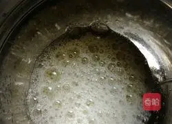 Illustration of how to make orange jam cake roll 8