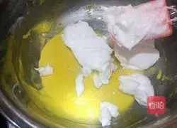 Illustration of how to make eight-inch chiffon cake 10