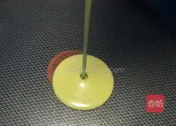 Illustration of how to make matcha towel rolls 8