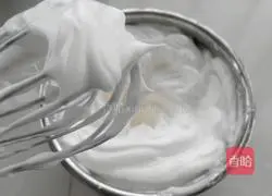 Illustration of how to make eight-inch cocoa chiffon cake 9