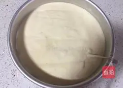 Illustration of how to make 8-inch chiffon cake 9