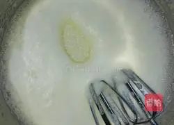 Illustration of how to make chiffon cake 7