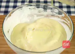 Illustration of how to make 6-inch chiffon cake 5