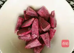 Steamed Purple Sweet Potato Cake Illustration 1