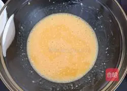 Illustration of how to make 6-inch coconut chiffon cake 3