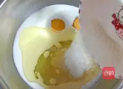 Illustration of how to make raisin crisp muffin cake 7