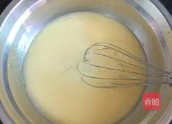 Illustration of how to make raisin muffin cake 8