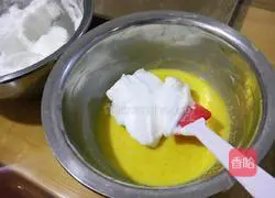 Illustration of how to make sweet orange small four rolls 8