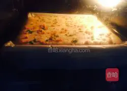 Illustration of how to make chive and meat floss cake rolls 11