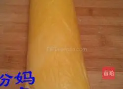 Illustration of how to make salad sauce cake rolls 7