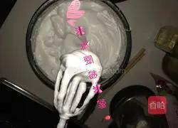 Illustration of how to make brushed cake rolls 6