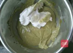 Matcha Chiffon Cake Recipe Illustration 13