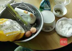 Illustration of how to make raisin and meat floss cake rolls 1