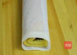 Illustration of how to make meat floss cake rolls 11