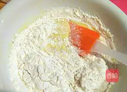 Illustration of how to make eight-inch chiffon cake 4