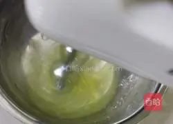 Illustration of how to make chiffon cake 4