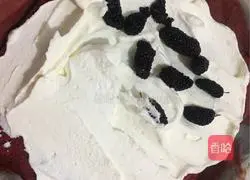 Red Velvet Cake Roll Recipe Illustration 16