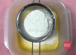 Illustration of how to make ten-inch chiffon cake 4