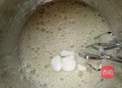 Blackcurrant Matcha Cake Roll Recipe Illustration 5