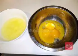 Illustration of how to make meat floss and seaweed cake rolls 2