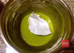 Spinach juice chiffon cake-eight-inch recipe illustration 9