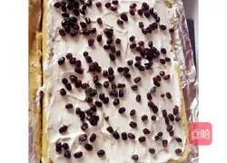 Matcha Honey Bean Cake Roll Recipe Illustration 3