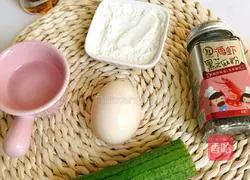 Illustration of how to make loofah egg cake 1