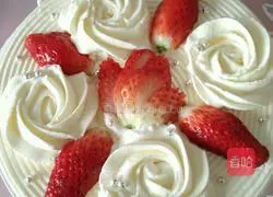 Strawberry Cream Cake Recipe Illustration 5