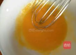 Illustration of how to make meat floss cake rolls 3