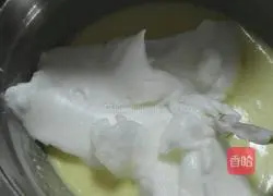 Illustration of how to make chiffon cake 9