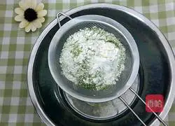 Cranberry Matcha Cake Roll Recipe Illustration 2