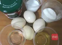 Strawberry jam cake Illustration of how to make a roll 1