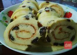Illustration of how to make red cake rolls 19