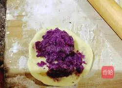 Illustration of how to make purple sweet potato and sesame pancakes 1