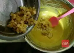 Banana Chiffon Cake Recipe Illustration 6