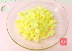 Illustration of how to make pork and potato pancakes 2