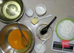 Illustration of how to make cream fruit cake roll 1