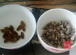 Raisin Chiffon Cake Recipe Illustration 2