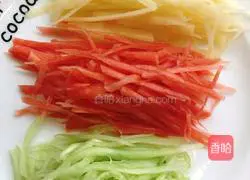 Illustration of how to make potato, carrot and green vegetable cake 2