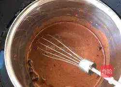 Illustration of how to make 8-inch chocolate chiffon cake 2
