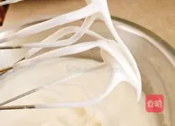 Strawberry Cream Cake Roll Recipe Illustration 5