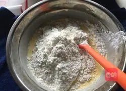 Illustration of how to make light cream chiffon cake 3