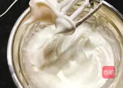 Illustration of how to make matcha trunk cake roll 5