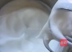 Illustration of how to make chiffon cake 3