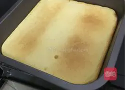 Chiffon three-layer strawberry layer cake recipe illustration 8