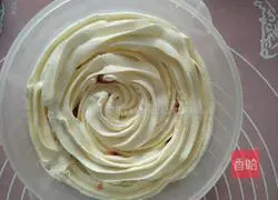 Strawberry Cream Cake Recipe Illustration 2