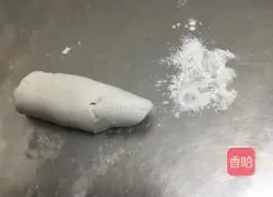 Illustration of making homemade sugar-covered fondant cake 6