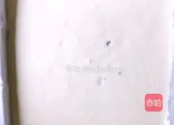 Illustration of how to make raisin cake rolls 16