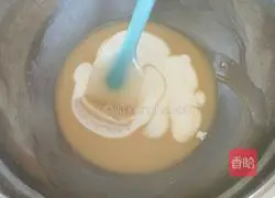 Illustration of how to make chiffon cake 3