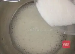 How to make six-inch chiffon cake Illustration 6